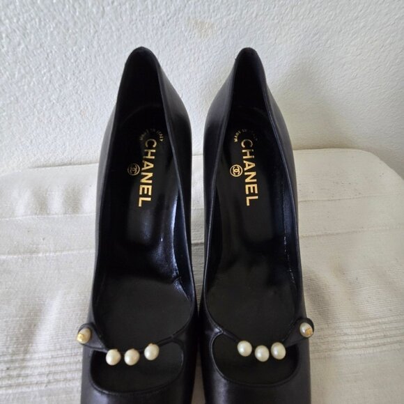 Vintage Chanel Pearl Cap Toe Velvet Stiletto Heels Pumps Black - Picture 4 of 16
